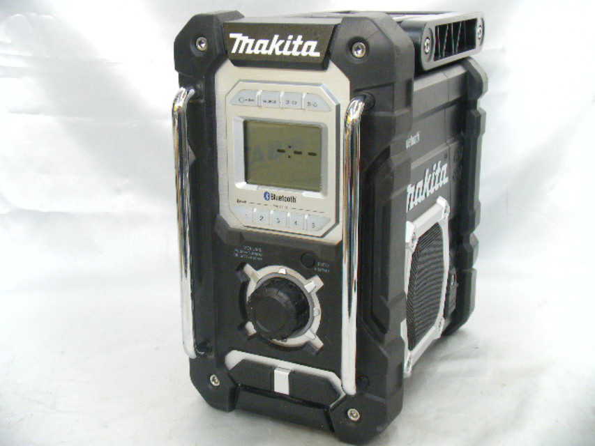 マキタ 充電式ラジオ MR108B 買取させていただきました!!《マキタ》《充電式ラジオ》《Bluetooth対応》引っ越しでご不要になる物が
